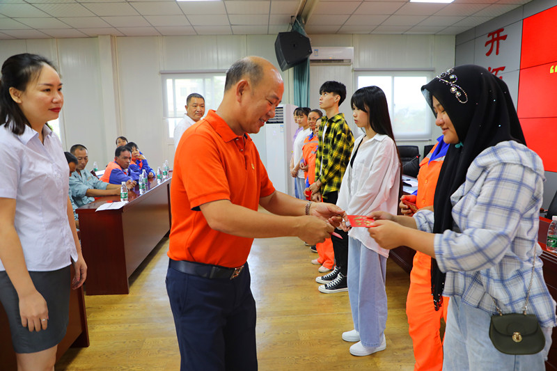 “金秋助學(xué)，圓夢明佳！”明佳集團(tuán)黨支部及工會組織開展愛心助學(xué)活動！